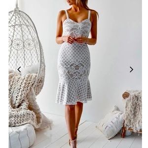 Two Sisters the Label midi  dress. White. In Large size 8